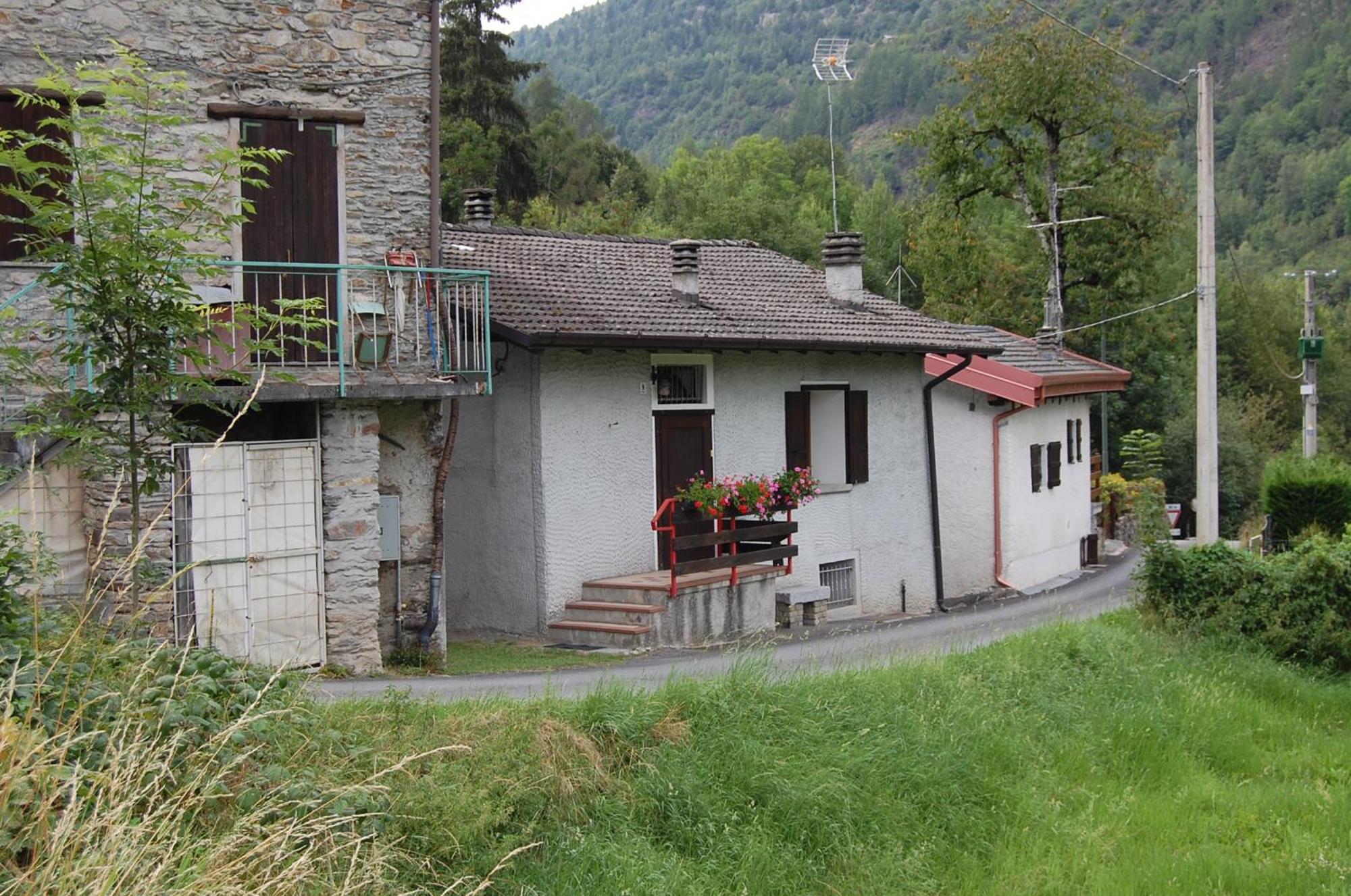 Casa Valentino Villa Corteno Golgi Exterior photo